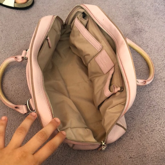 Light pink handbag with so much room!!!! - Picture 3 of 6